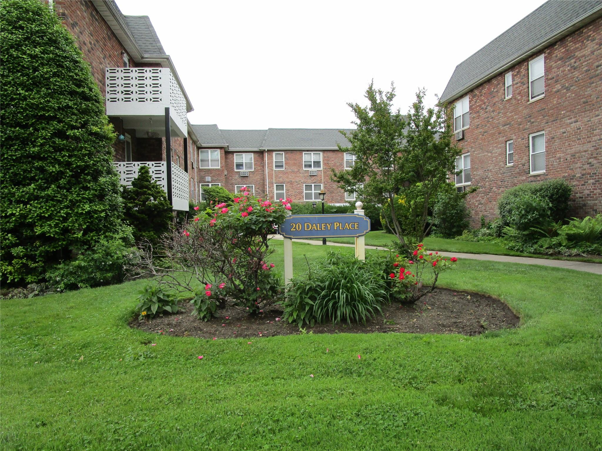 #1 photo, 20 Daley Place, ناسو Lynbrook , NY 11563
