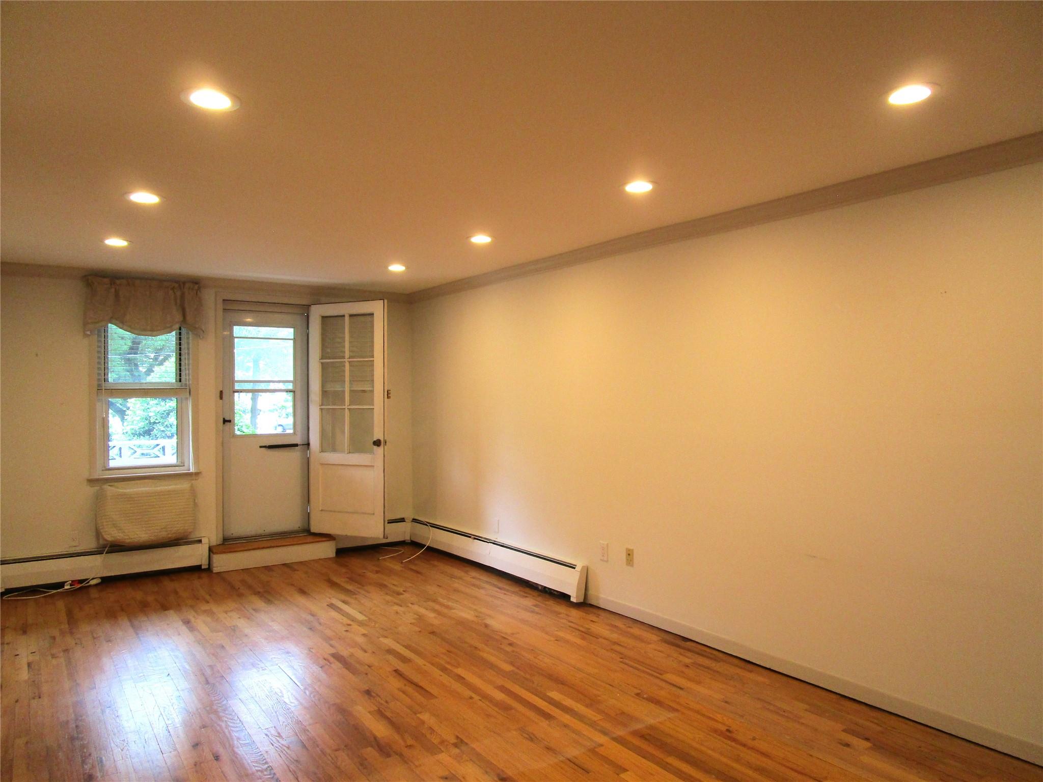 #10 photo, 20 Daley Place, 長島 Lynbrook , NY 11563