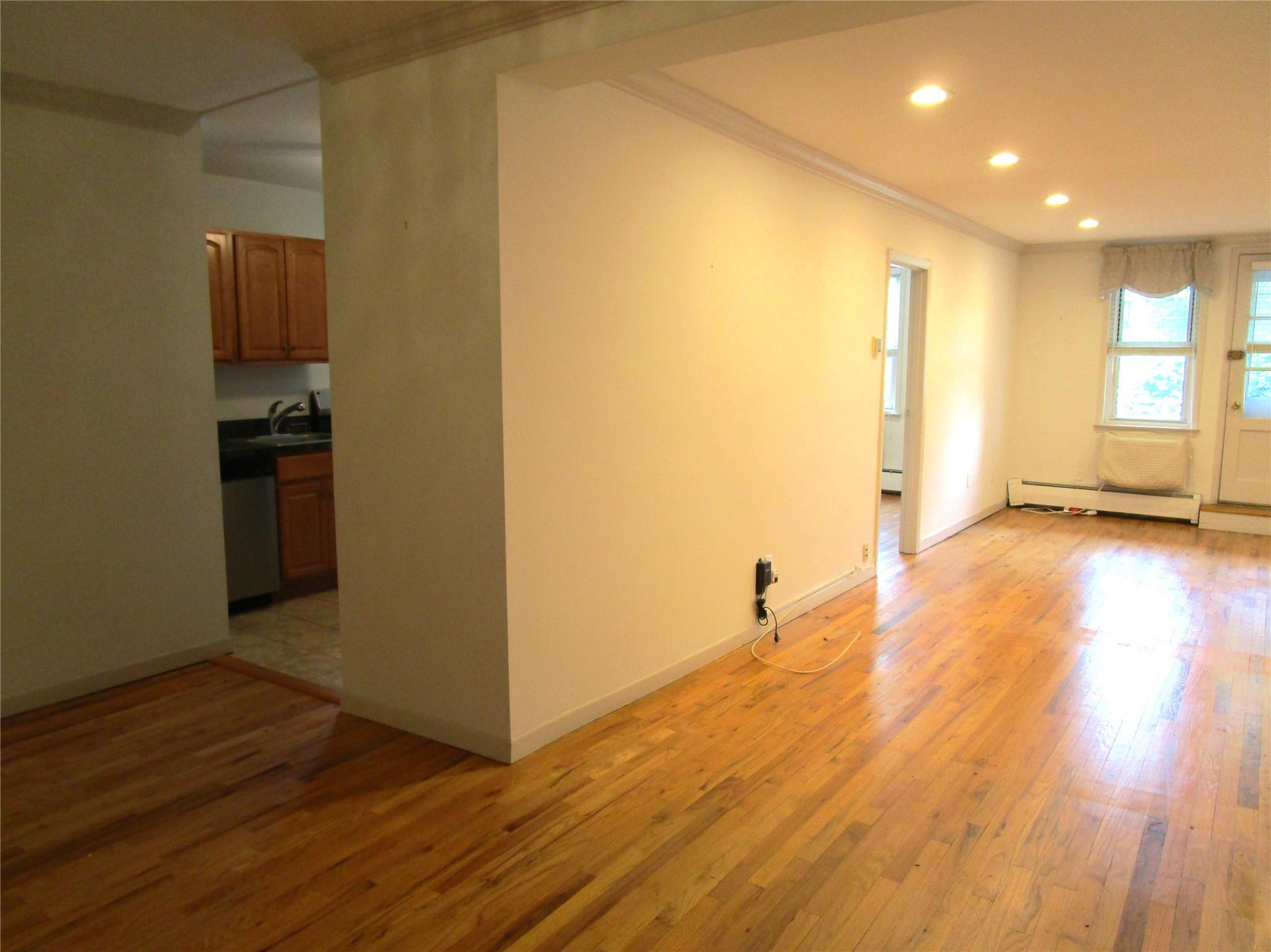 #5 photo, 20 Daley Place, 長島 Lynbrook , NY 11563