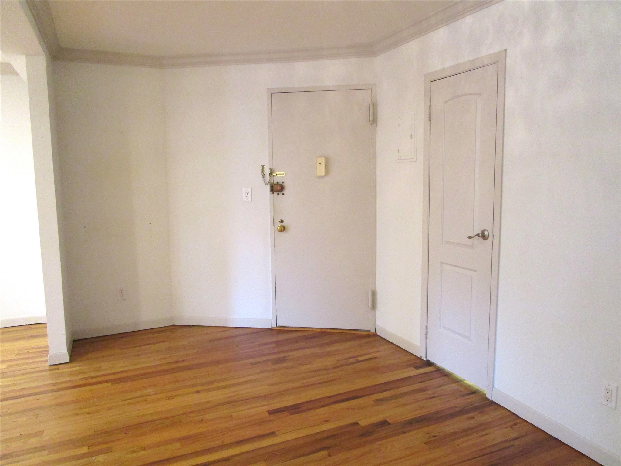 #6 photo, 20 Daley Place, 長島 Lynbrook , NY 11563