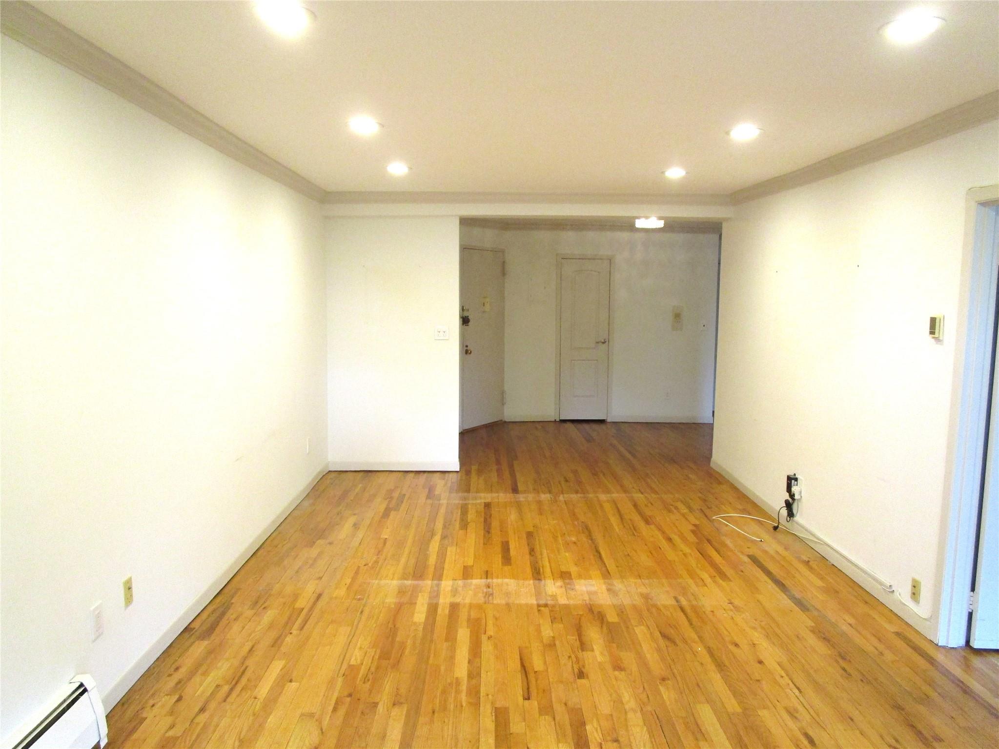 #8 photo, 20 Daley Place, 長島 Lynbrook , NY 11563