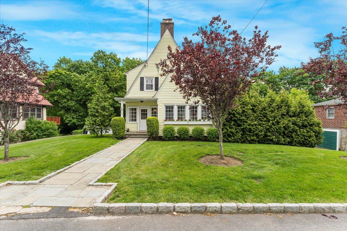 #1 photo, 21 Chester Place, New Rochelle , NY 10801