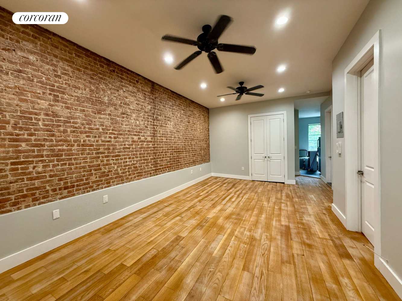 #1 photo, 252 KINGSTON Avenue, 布鲁克林 Crown Heights , NY 11213