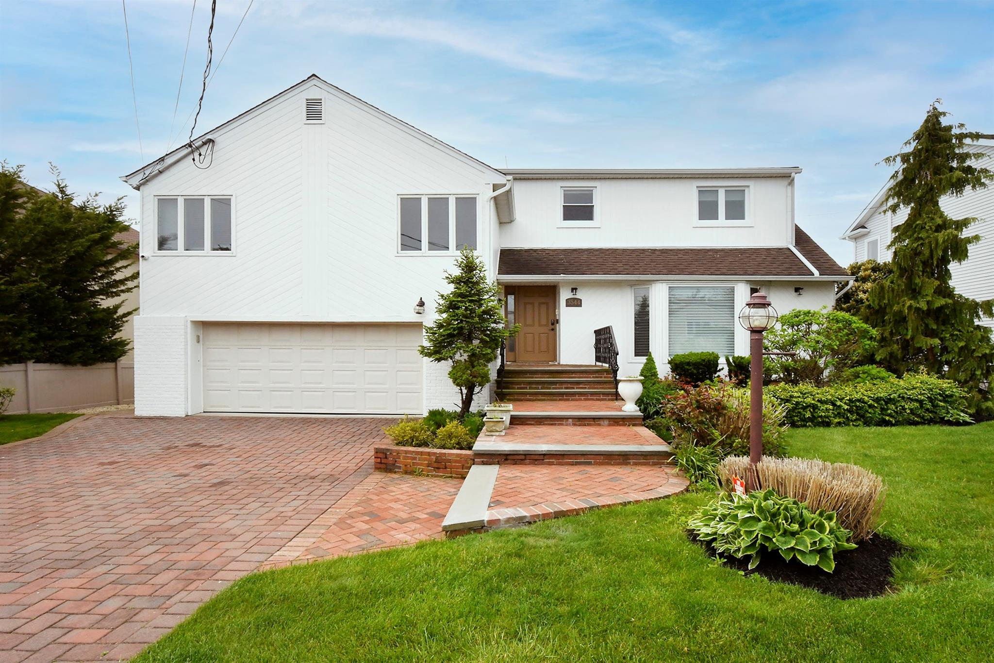 #1 photo, 3544 Woodward Street, 롱 아일랜드 Oceanside , NY 11572