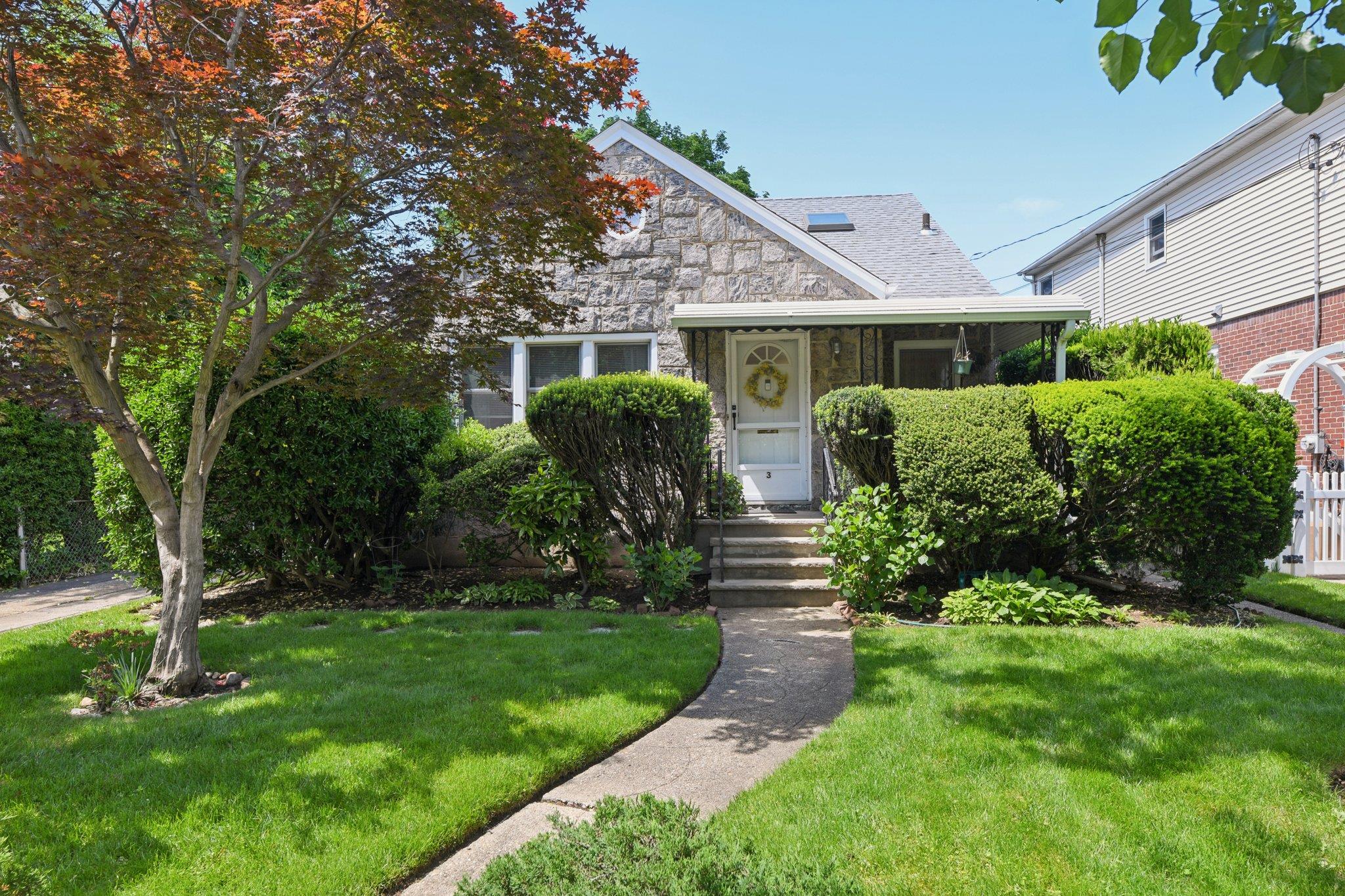 #1 photo, 3 Dallas Avenue, New Hyde Park , NY 11040