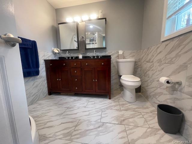 #12 photo, 10 Trout Ponds Court, 東長島 Brookhaven , NY 11719