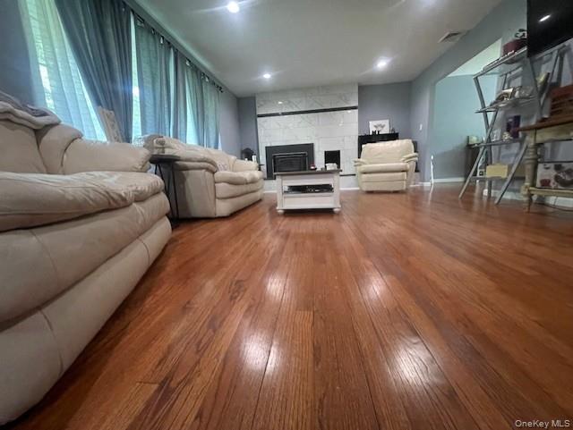 #17 photo, 10 Trout Ponds Court, 東長島 Brookhaven , NY 11719