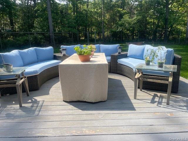 #7 photo, 10 Trout Ponds Court, 東長島 Brookhaven , NY 11719