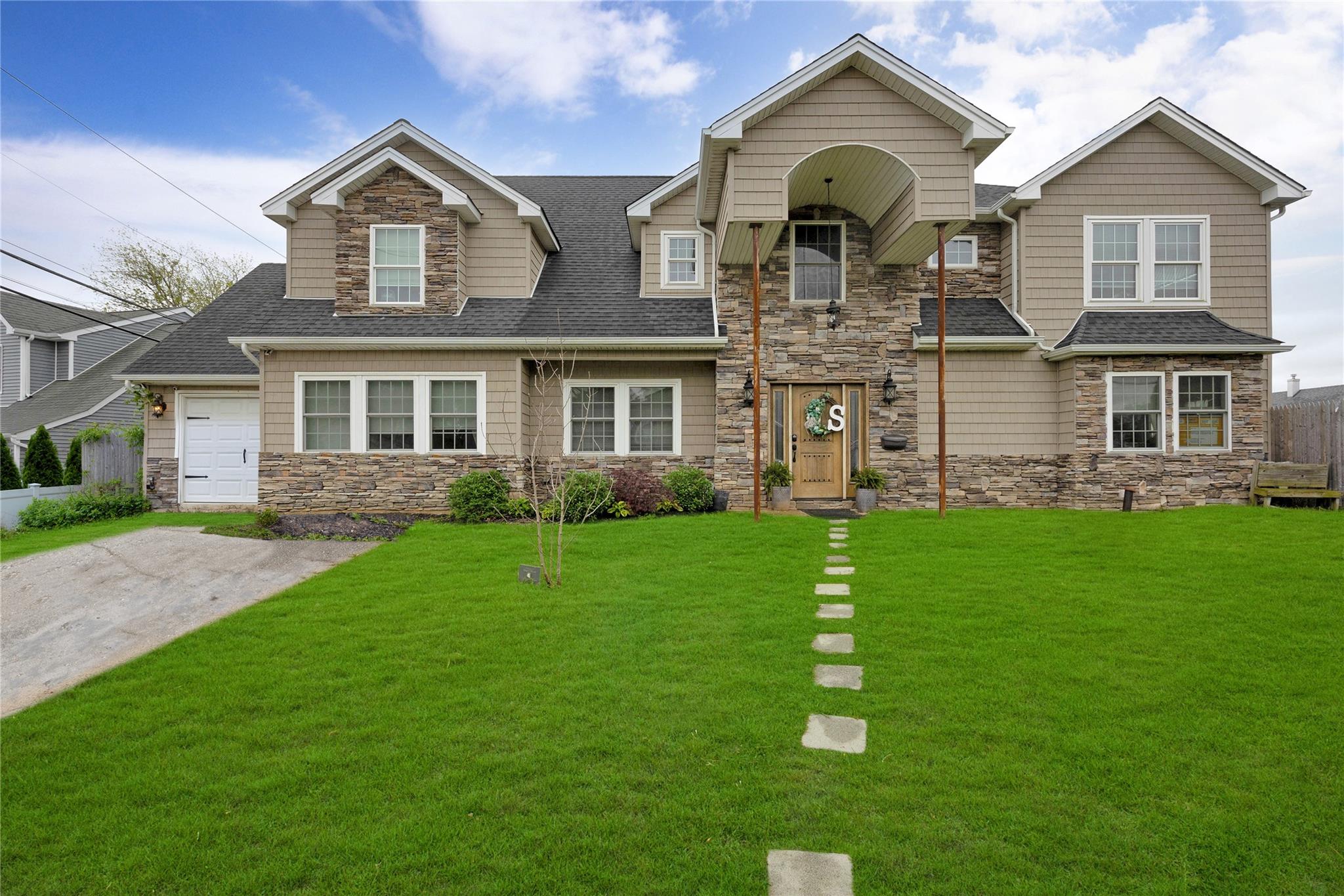 #1 photo, 1582 Little Neck Avenue, North Bellmore , NY 11710