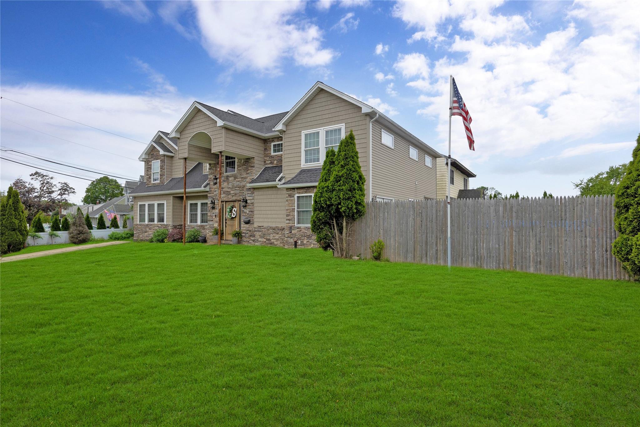 #2 photo, 1582 Little Neck Avenue, ナッソー郡 North Bellmore , NY 11710