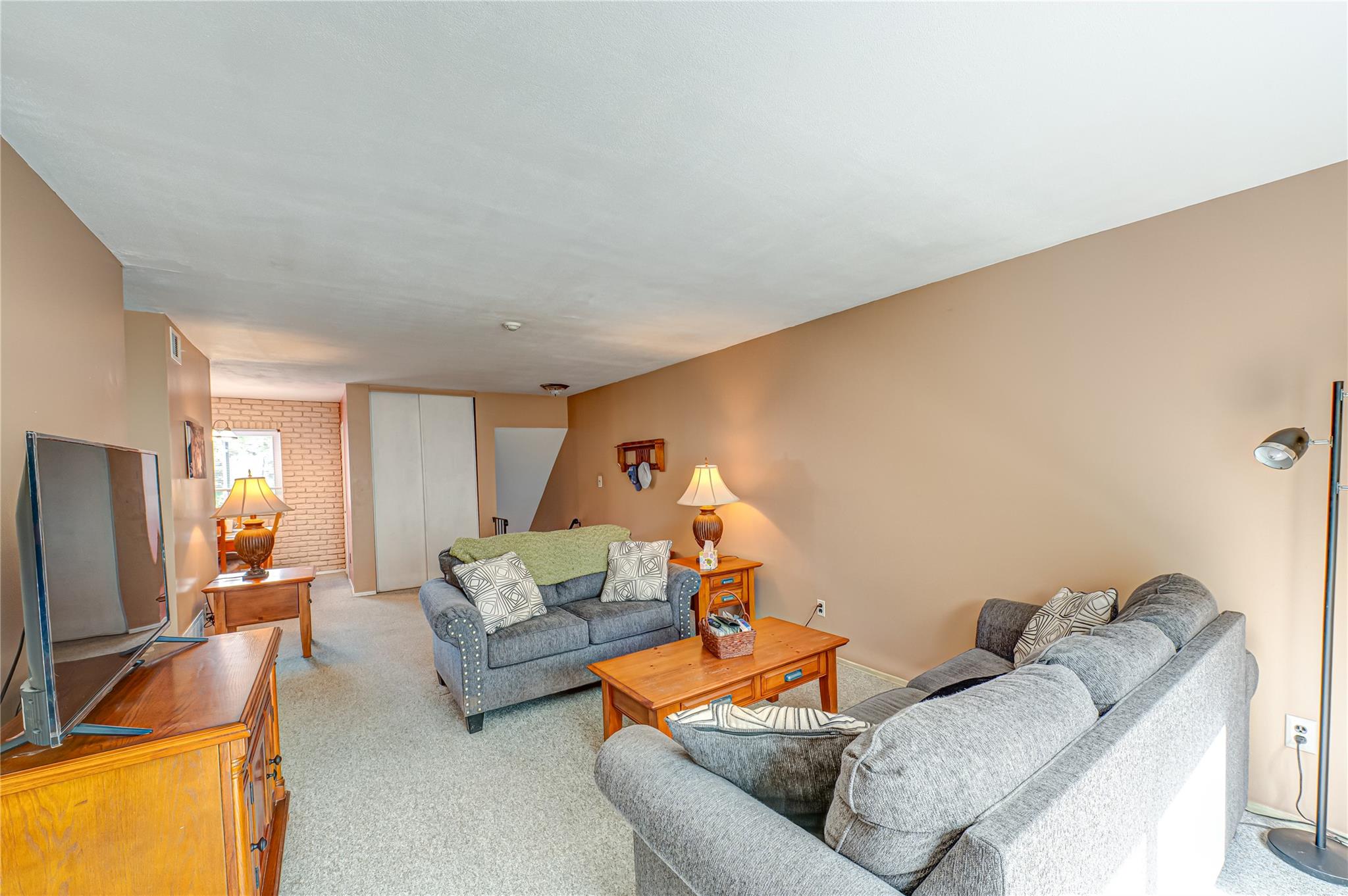 #9 photo, 24 Monet Court, 東長島 Middle Island , NY 11953