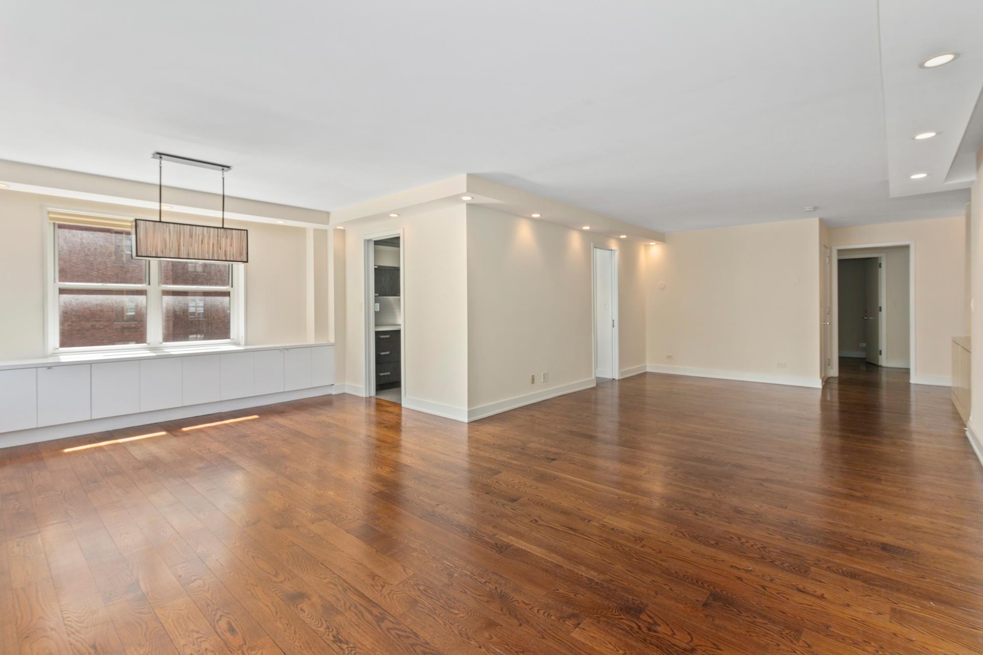 #1 photo, 130 E 63RD Street, Lenox Hill , NY 10065