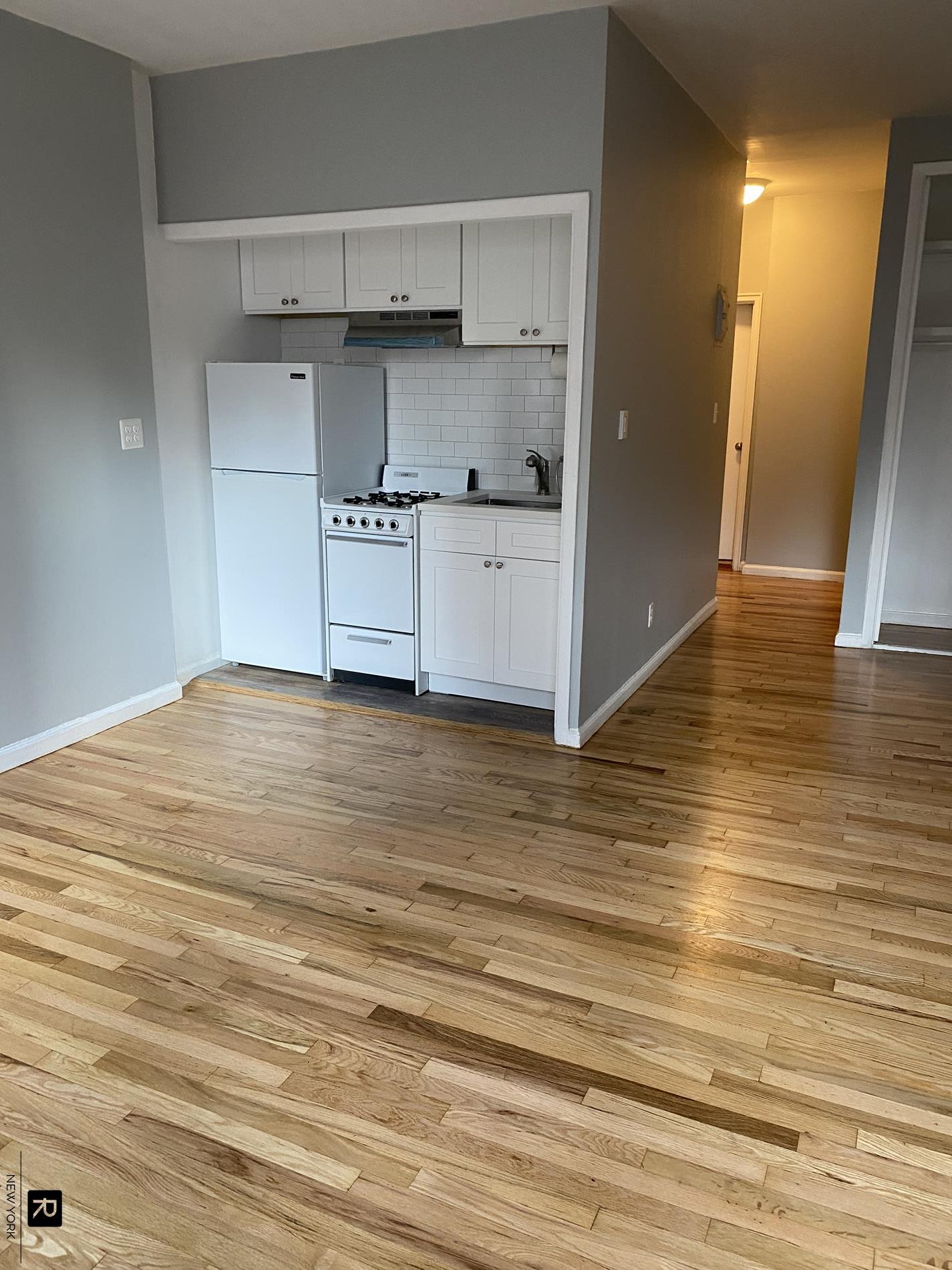 #1 photo, 1390 2nd Avenue, Upper East Side , NY 10021