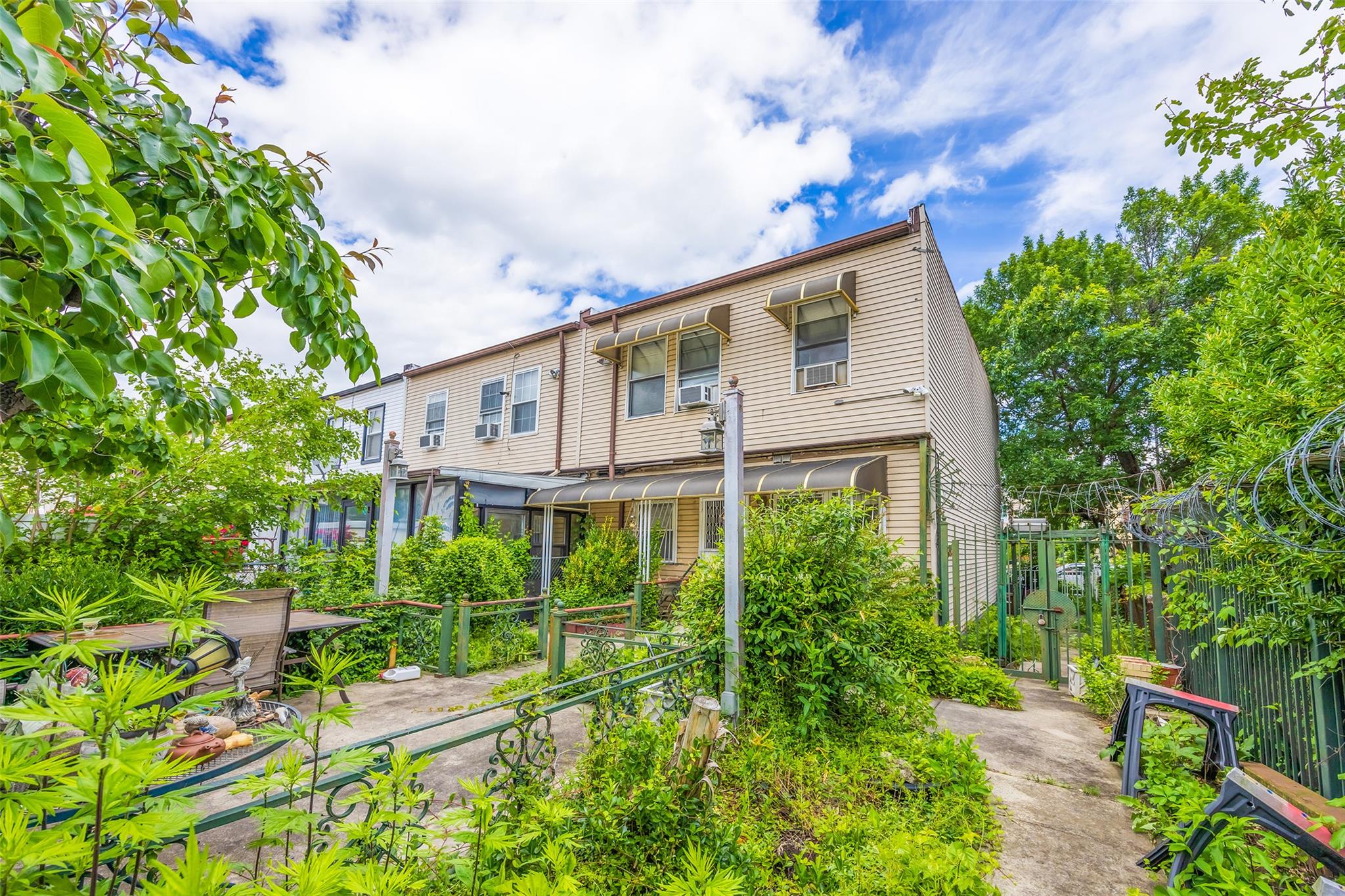 #4 photo, 124 Herzl Street, Brooklyn , NY 11212