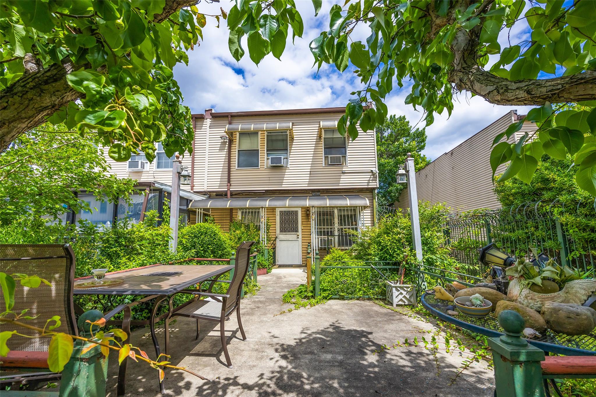 #5 photo, 124 Herzl Street, Brooklyn , NY 11212