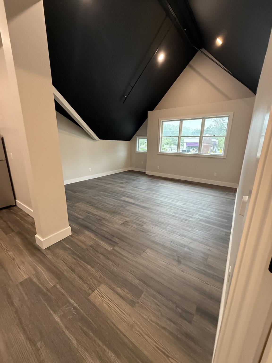 #5 photo, 1821 E Main Street, Mohegan Lake , NY 10547