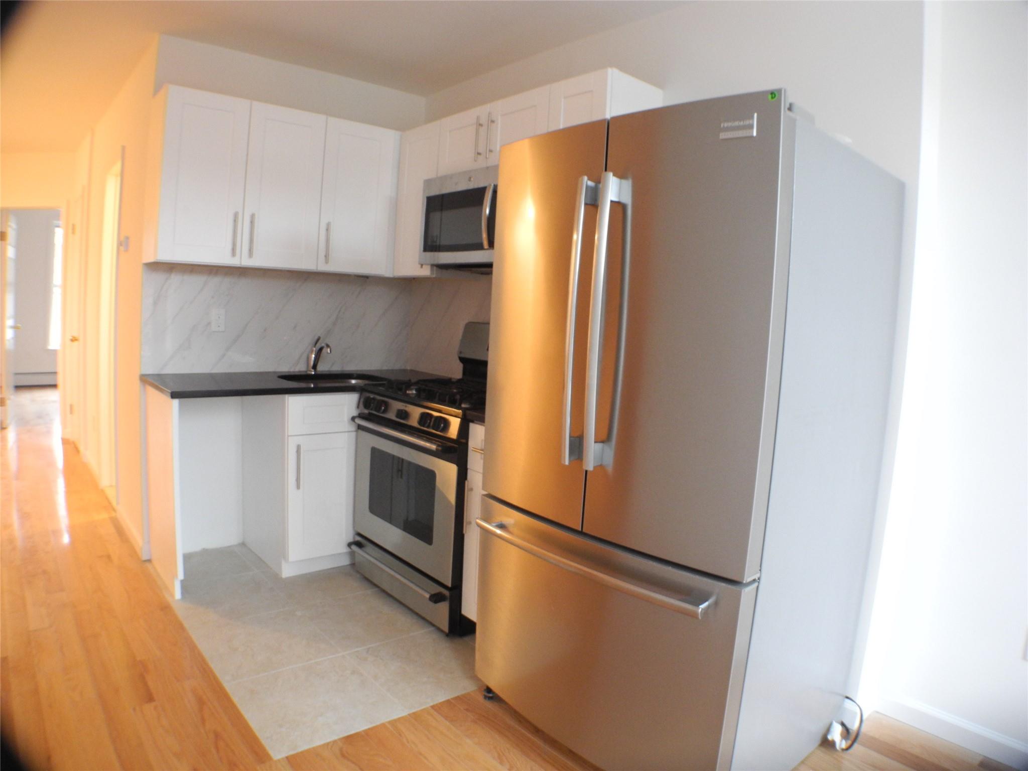 #8 photo, 237 Madison Street, ブルックリン区 Brooklyn , NY 11216