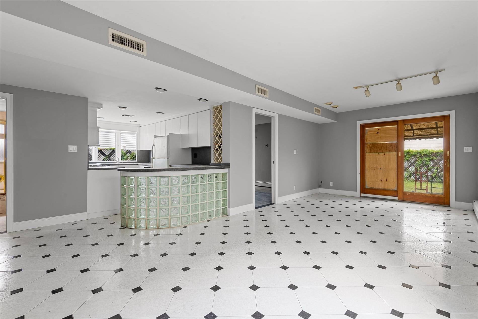 #5 photo, 162-25 89th Street, クイーンズ区 Howard Beach , NY 11414