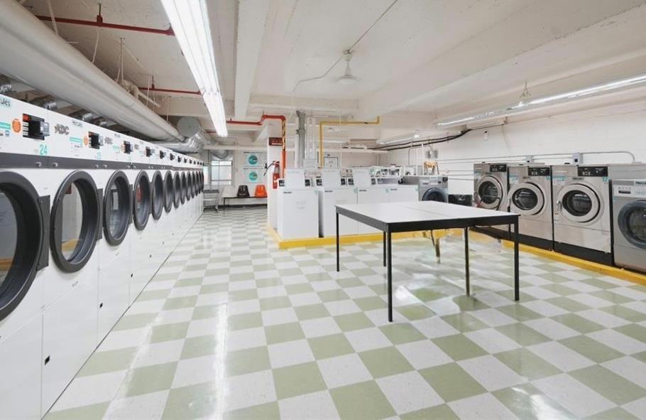 #5 photo, 142-05 Roosevelt Avenue, Flushing , NY 11354