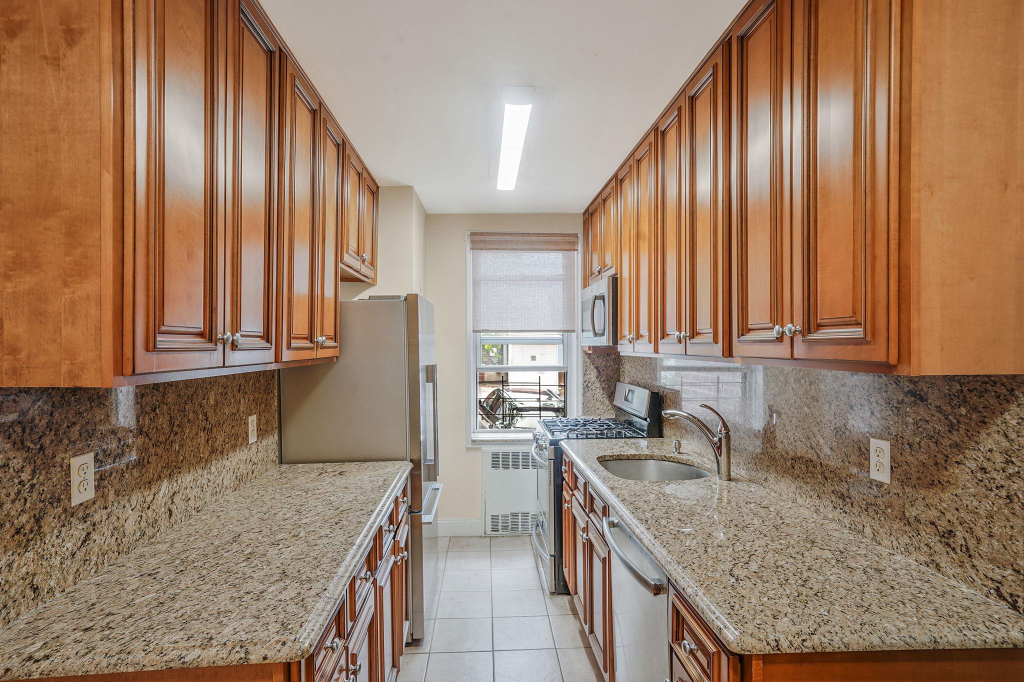 #12 photo, 103-26 68TH Avenue, クイーンズ区 Forest Hills , NY 11375