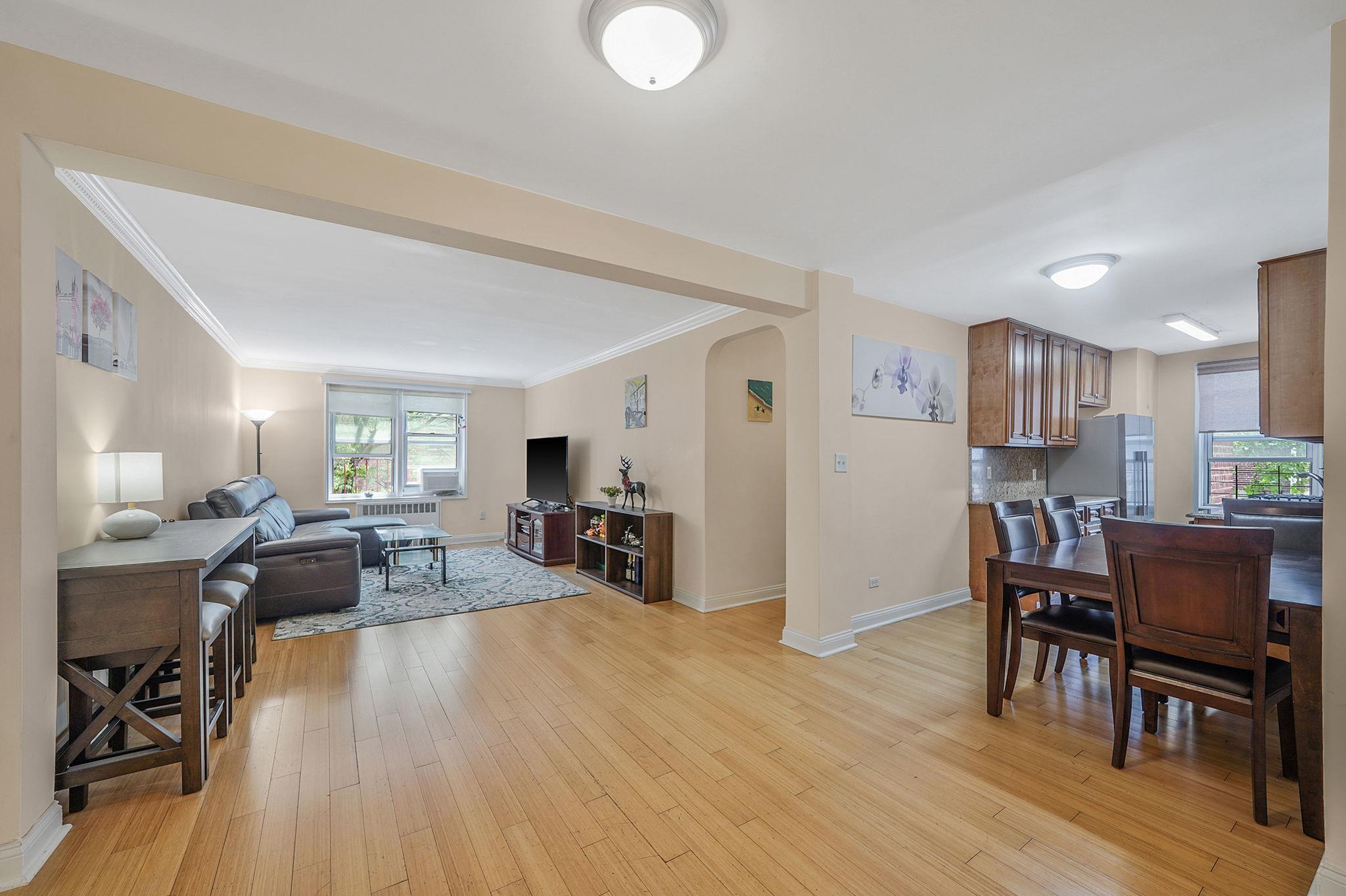 #7 photo, 103-26 68TH Avenue, クイーンズ区 Forest Hills , NY 11375