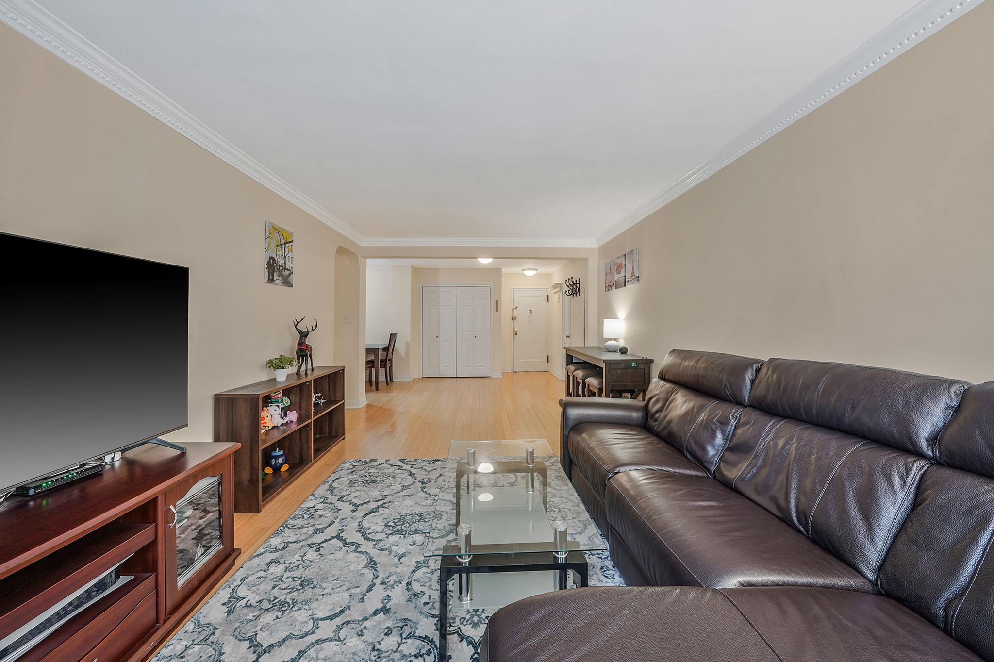 #9 photo, 103-26 68TH Avenue, クイーンズ区 Forest Hills , NY 11375