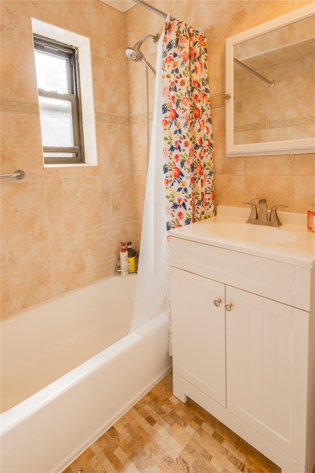 #16 photo, 50 Brompton, ナッソー郡 Great Neck , NY 11021