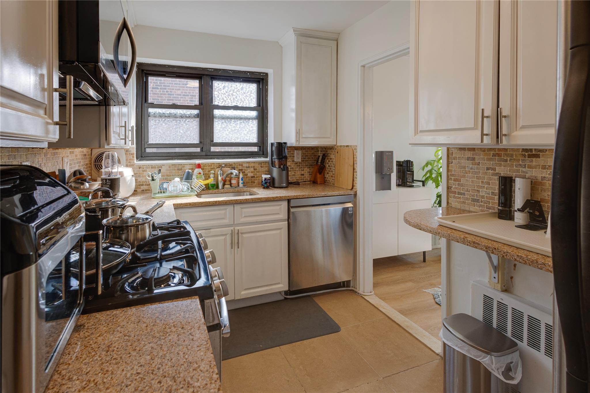 #7 photo, 50 Brompton, ナッソー郡 Great Neck , NY 11021