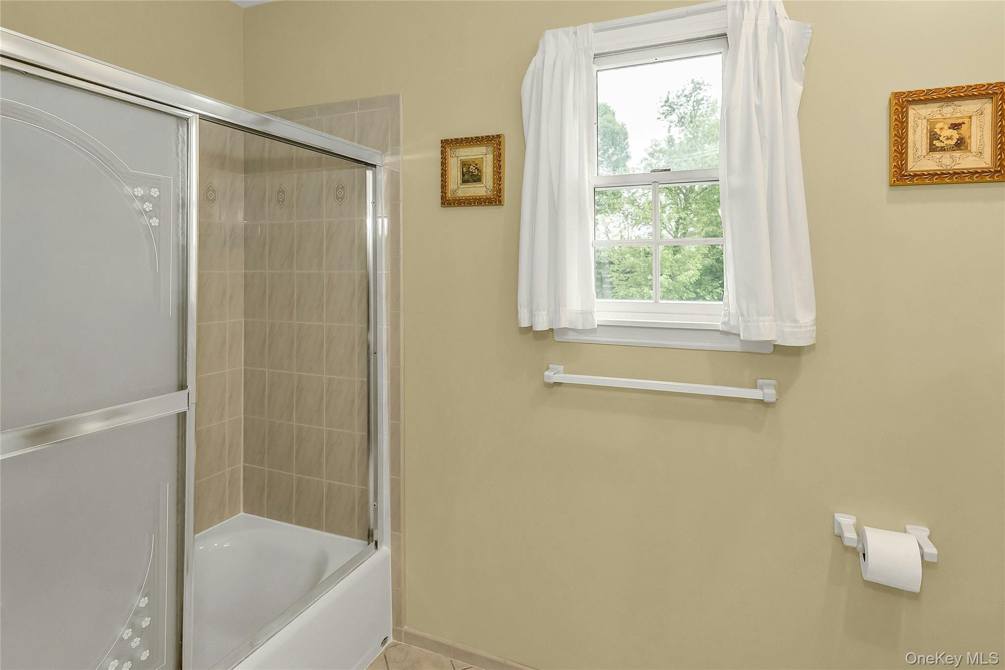 #20 photo, 16 Abbey Lane, サフォーク郡 East Setauket , NY 11733