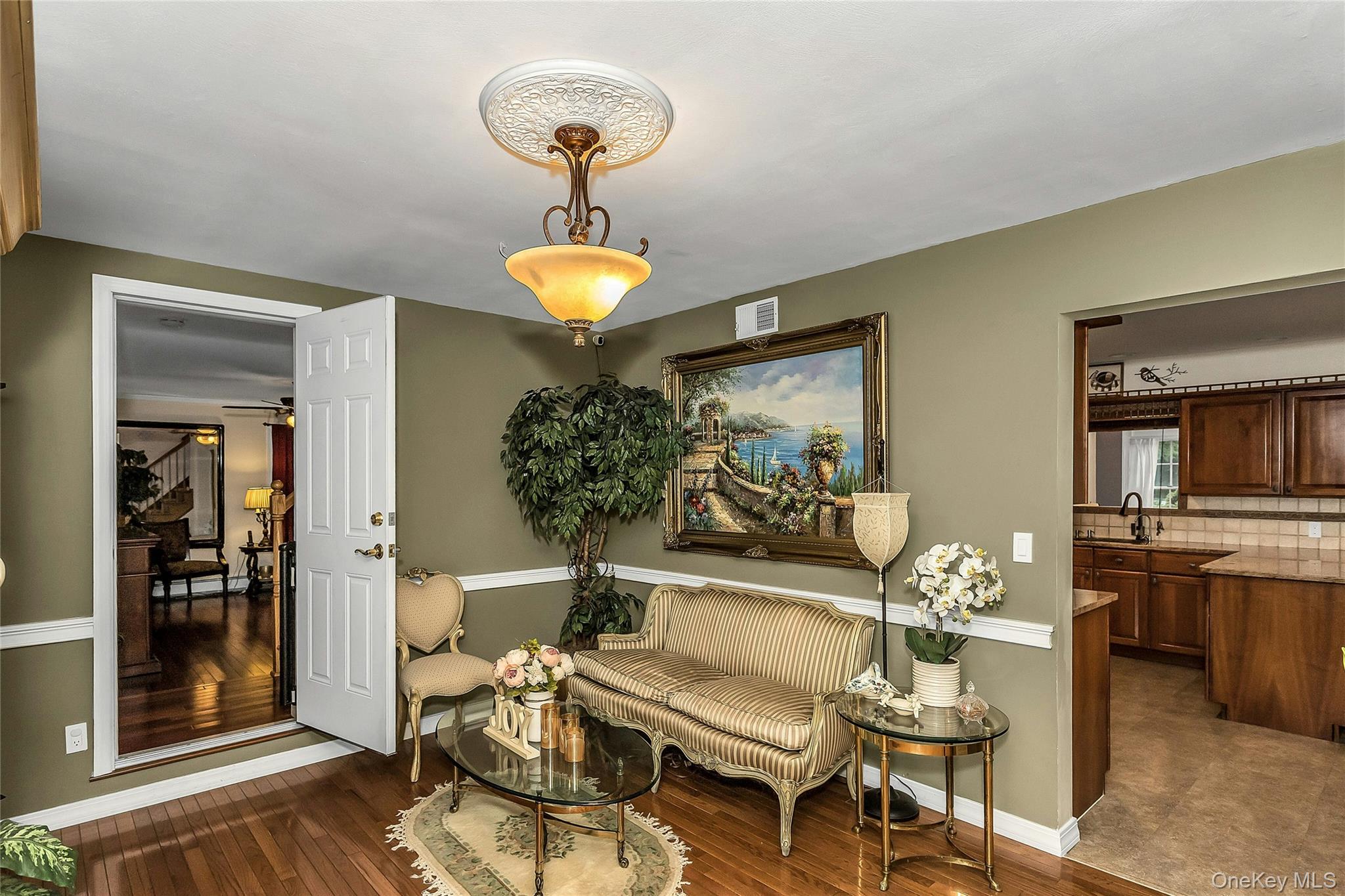 #4 photo, 16 Abbey Lane, サフォーク郡 East Setauket , NY 11733