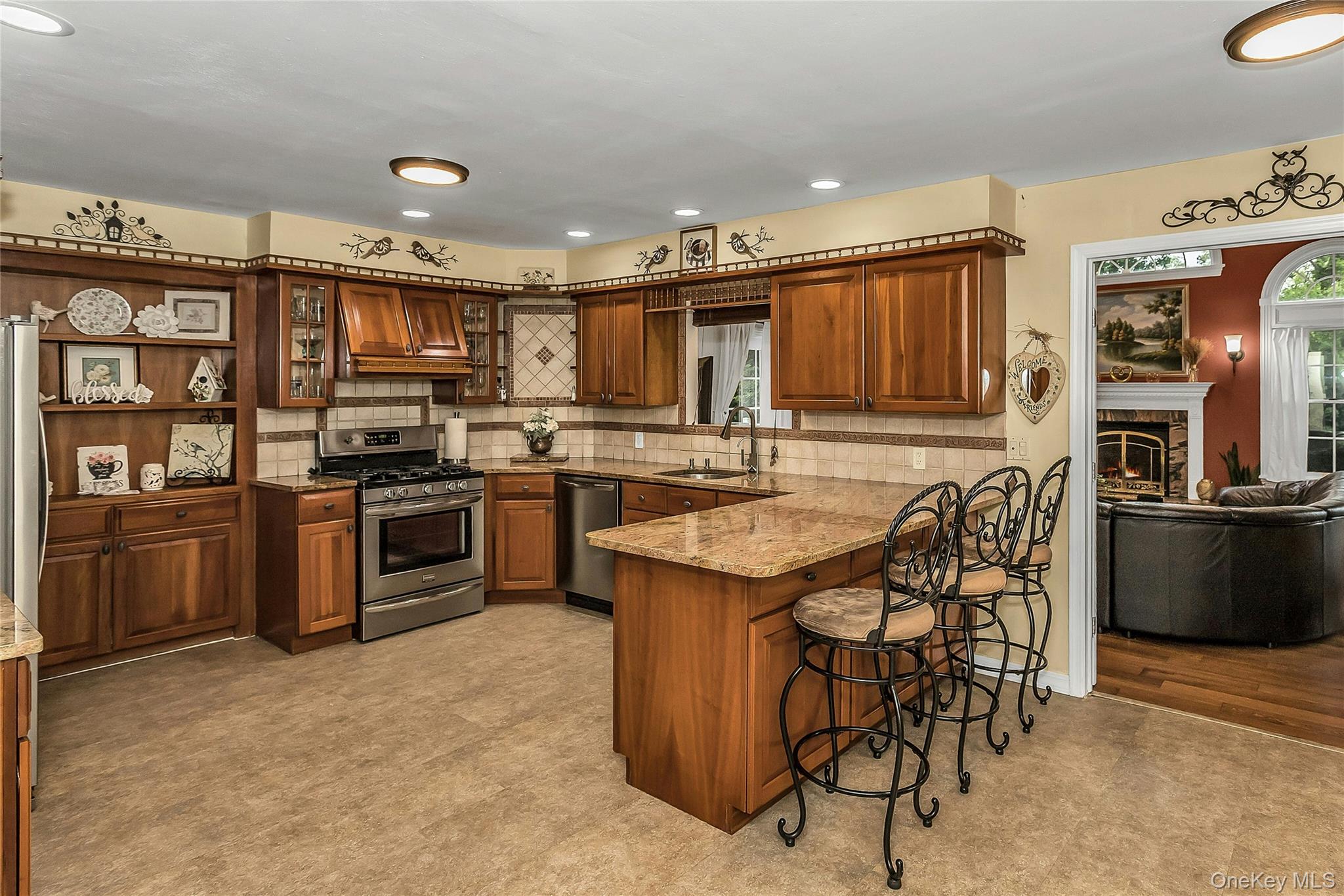 #8 photo, 16 Abbey Lane, サフォーク郡 East Setauket , NY 11733