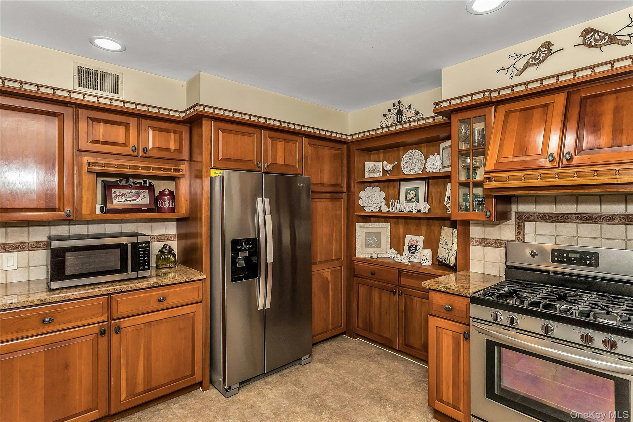 #9 photo, 16 Abbey Lane, サフォーク郡 East Setauket , NY 11733