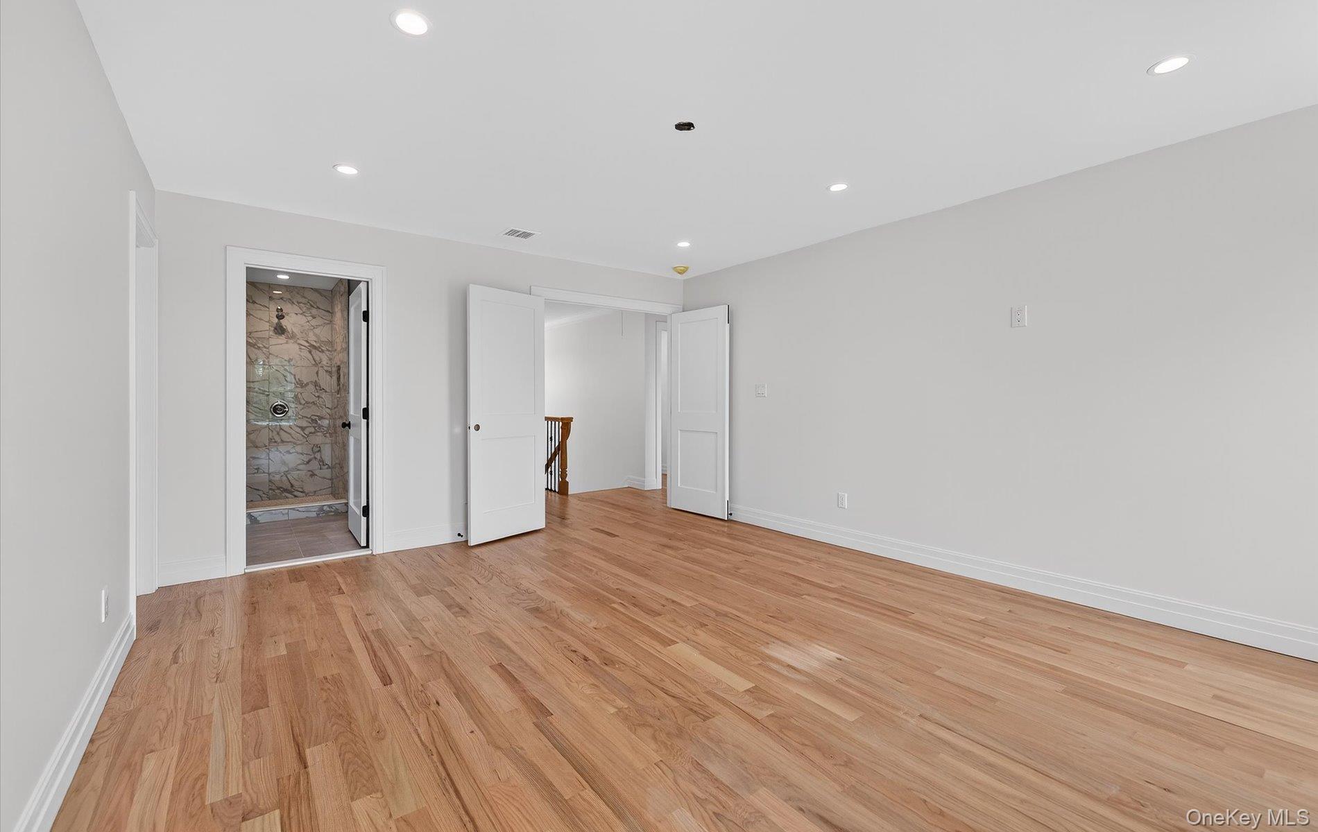 #16 photo, 1116 Washington Place, ナッソー郡 Baldwin Harbor , NY 11510