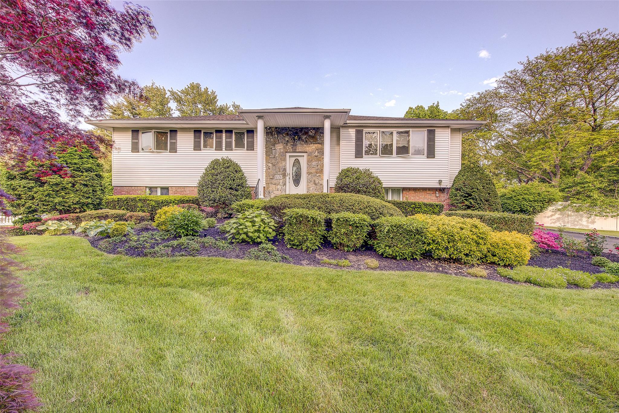 #1 photo, 6 Shaker Court, East Northport , NY 11731