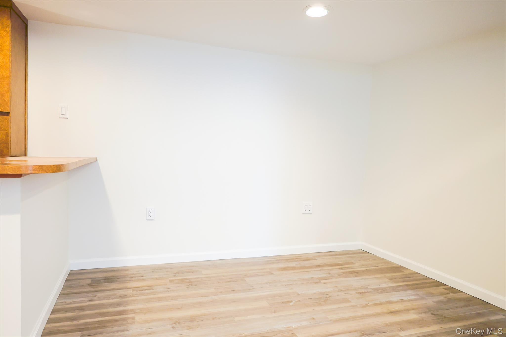 #11 photo, 5428 65th Place, クイーンズ区 Maspeth , NY 11378