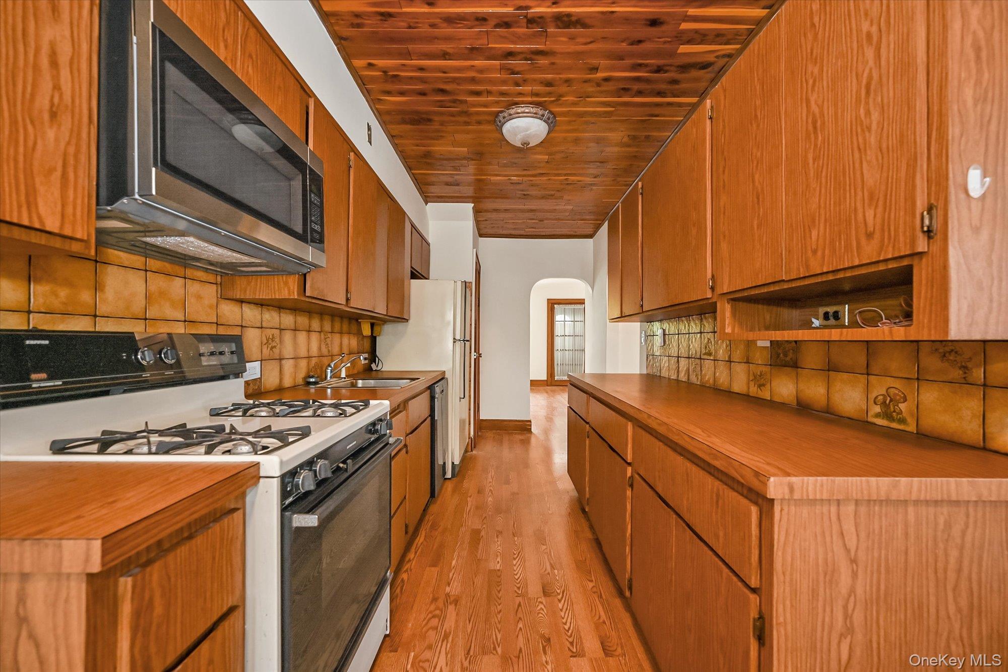 #15 photo, 5428 65th Place, クイーンズ区 Maspeth , NY 11378