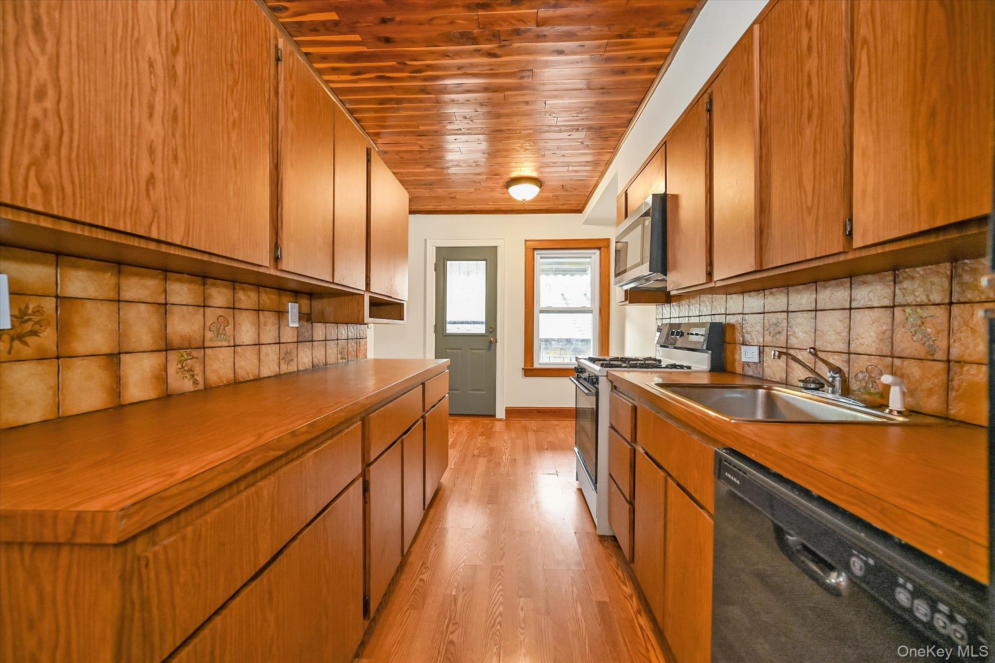 #16 photo, 5428 65th Place, クイーンズ区 Maspeth , NY 11378