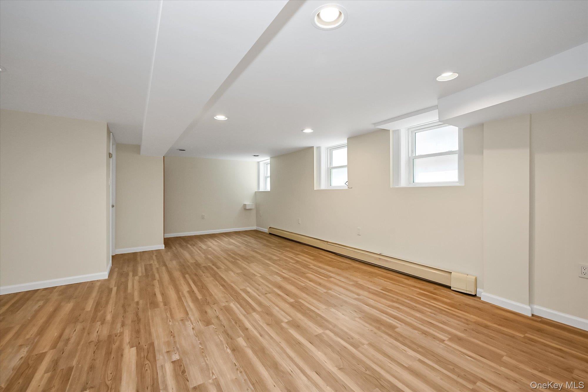 #19 photo, 5428 65th Place, クイーンズ区 Maspeth , NY 11378