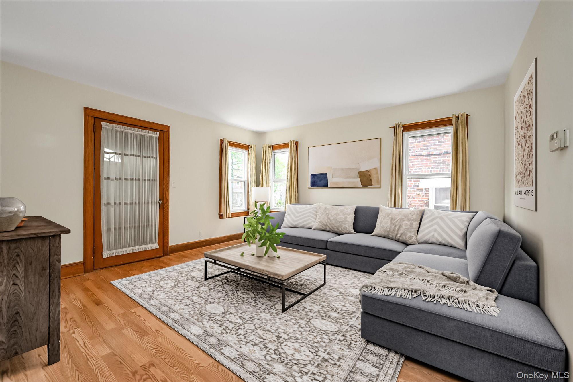 #6 photo, 5428 65th Place, クイーンズ区 Maspeth , NY 11378