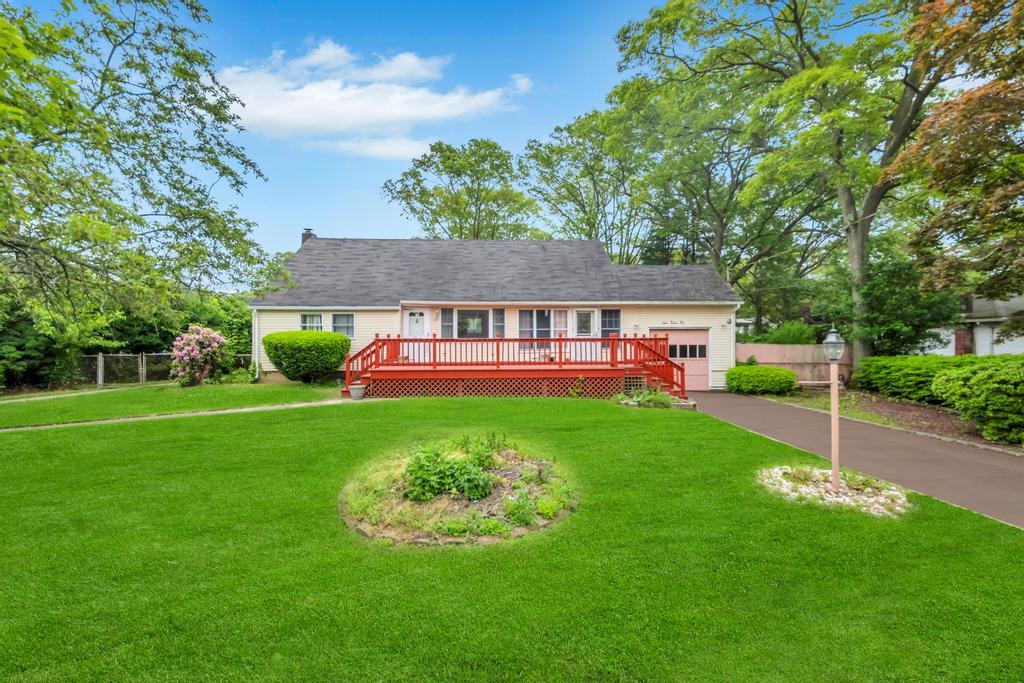 #1 photo, 422 Glen Drive, سوفولك Shirley , NY 11967