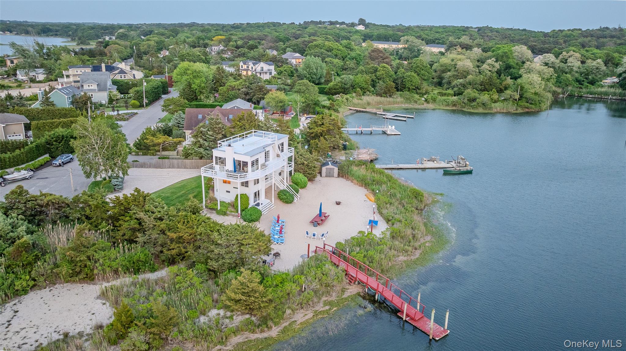 #4 photo, 19 Cold Spring Court, サフォーク郡 Southampton , NY 11968