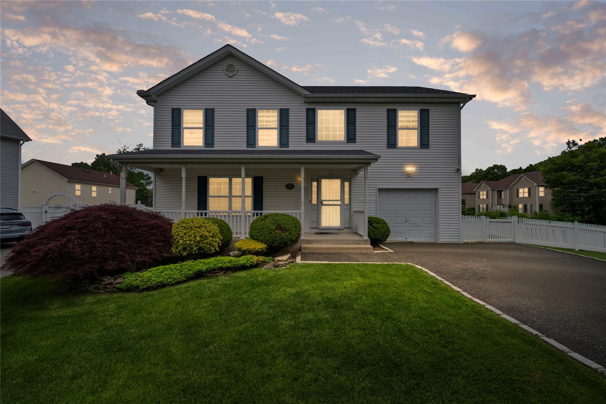 #1 photo, 924 Otsego Court, ناسو West Hempstead , NY 11552