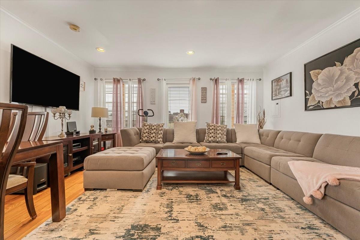 #3 photo, 6944 Thursby Avenue, クイーンズ区 Arverne , NY 11692