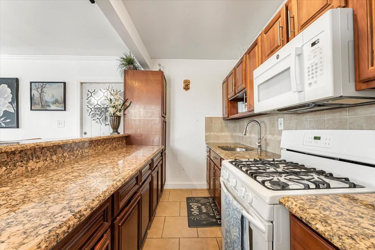 #8 photo, 6944 Thursby Avenue, クイーンズ区 Arverne , NY 11692