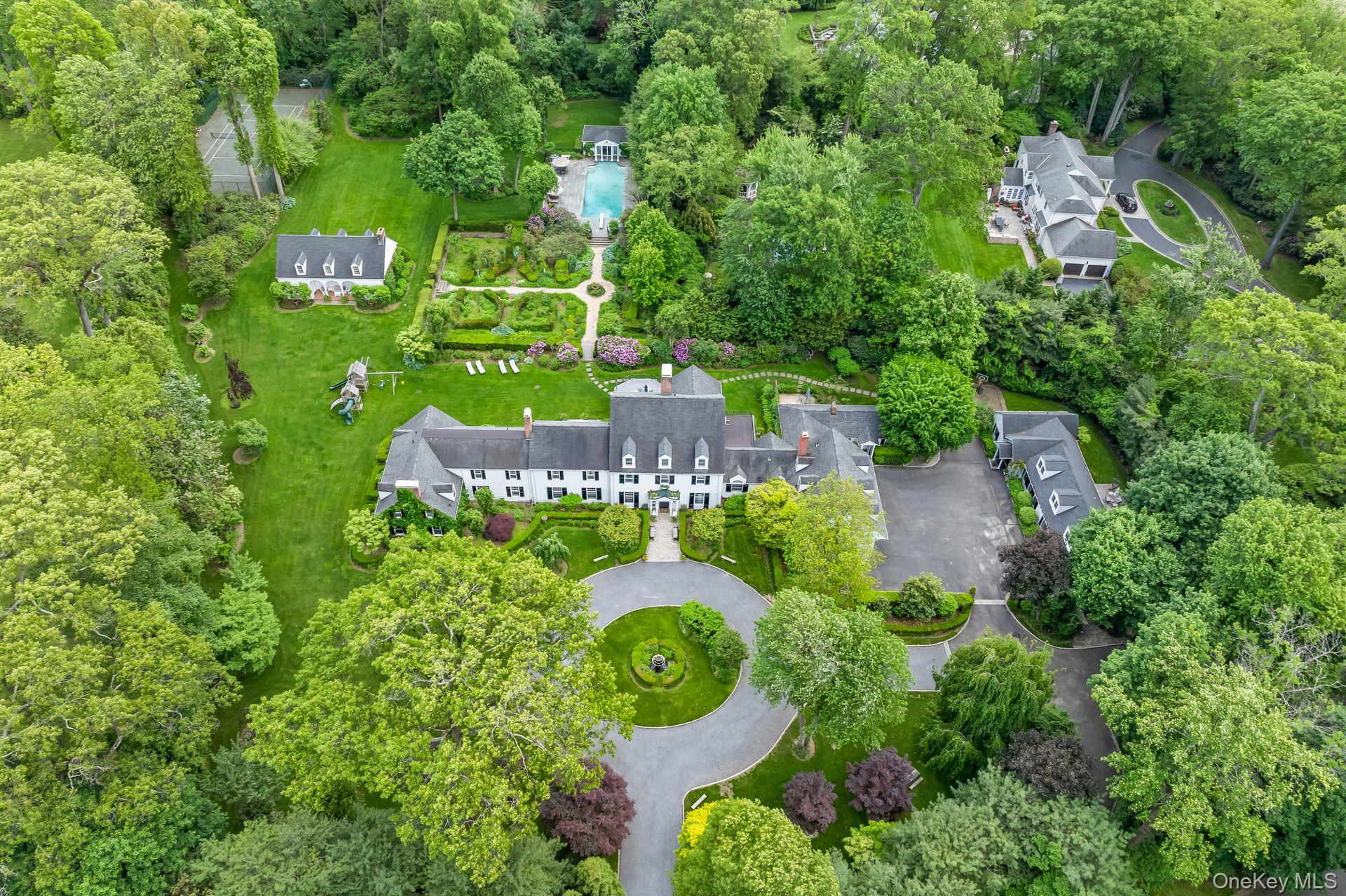 #4 photo, 8 Stonegate Lane, ナッソー郡 Old Brookville , NY 11545