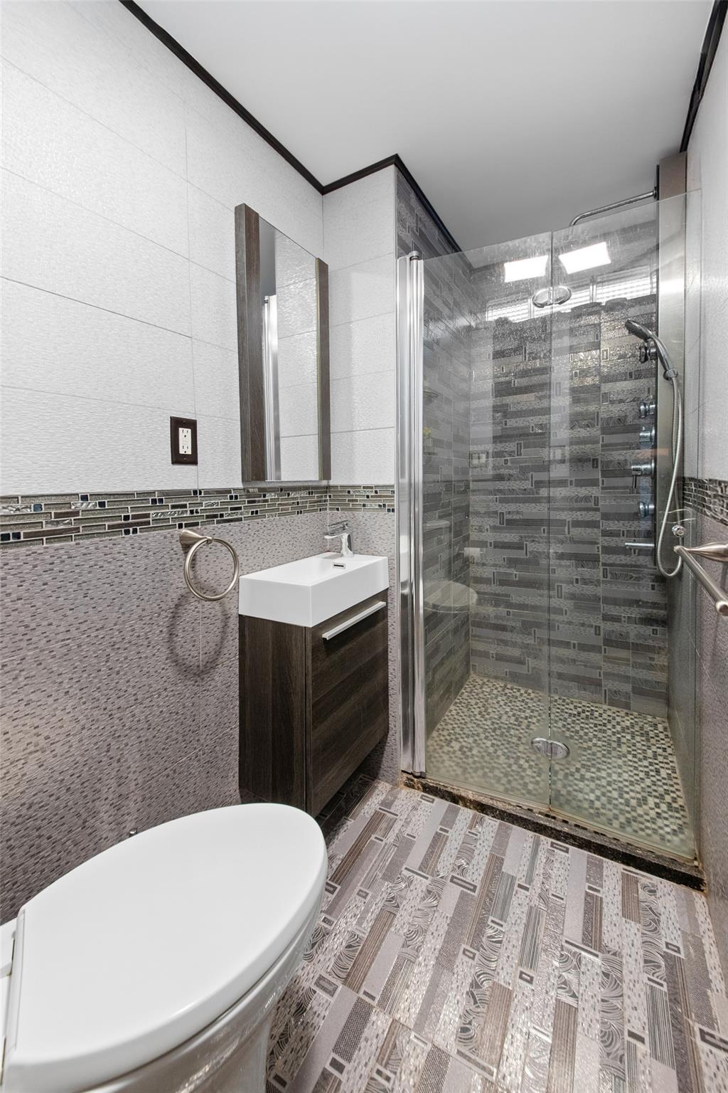 #13 photo, 32 Henry Place, Staten Island , NY 10305