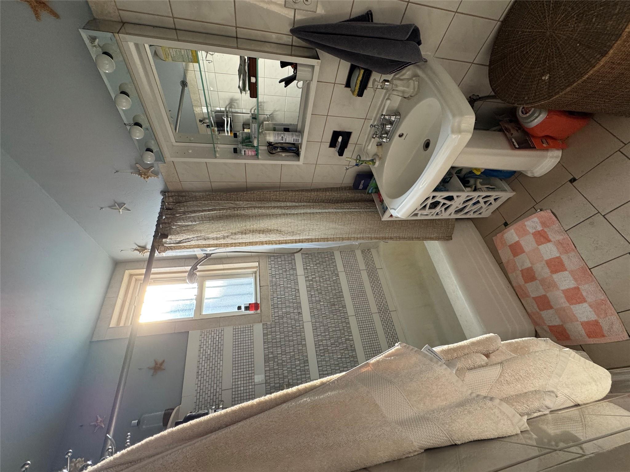 #4 photo, 63-08 Forest Avenue, クイーンズ区 Ridgewood , NY 11385