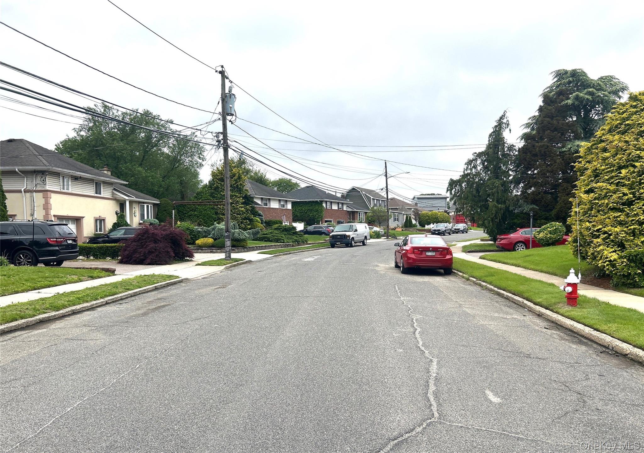 #4 photo, 11 Berryhill Lane, Bethpage , NY 11714