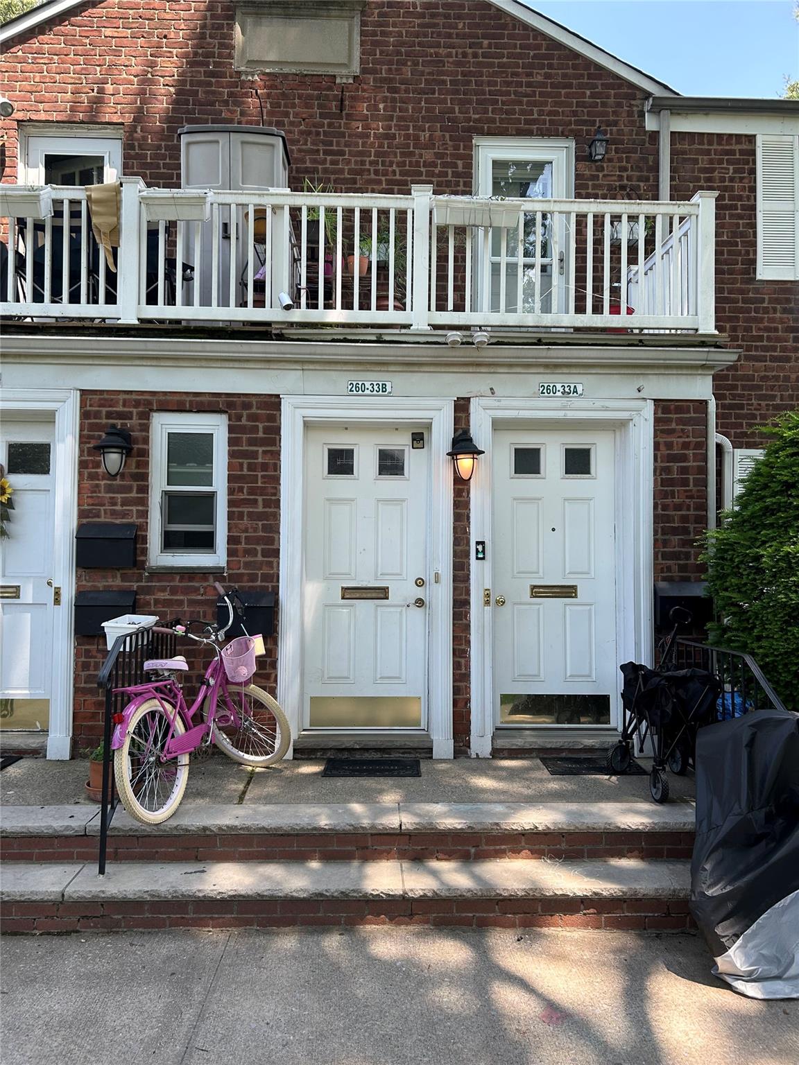 #1 photo, 260-33 B 74 Avenue, Glen Oaks , NY 11004