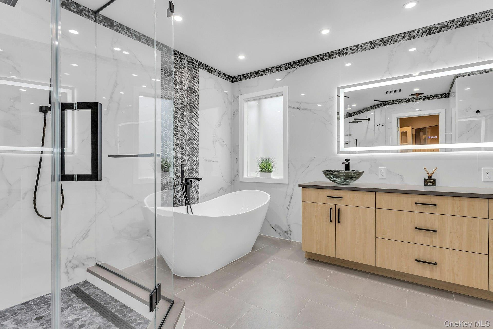 #18 photo, 21 Buttonwood Drive, Dix Hills , NY 11746